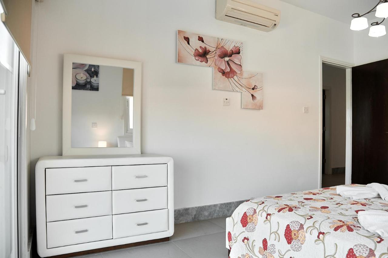 Beach Front Bella Vista By Ezoria Villas Protaras Bagian luar foto