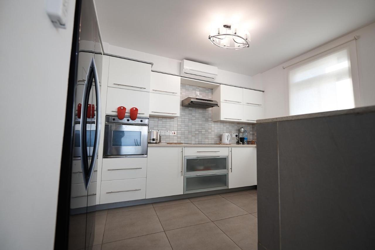 Beach Front Bella Vista By Ezoria Villas Protaras Bagian luar foto
