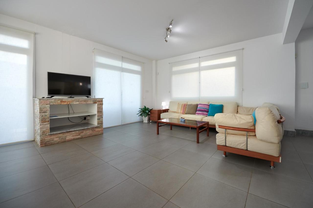 Beach Front Bella Vista By Ezoria Villas Protaras Bagian luar foto